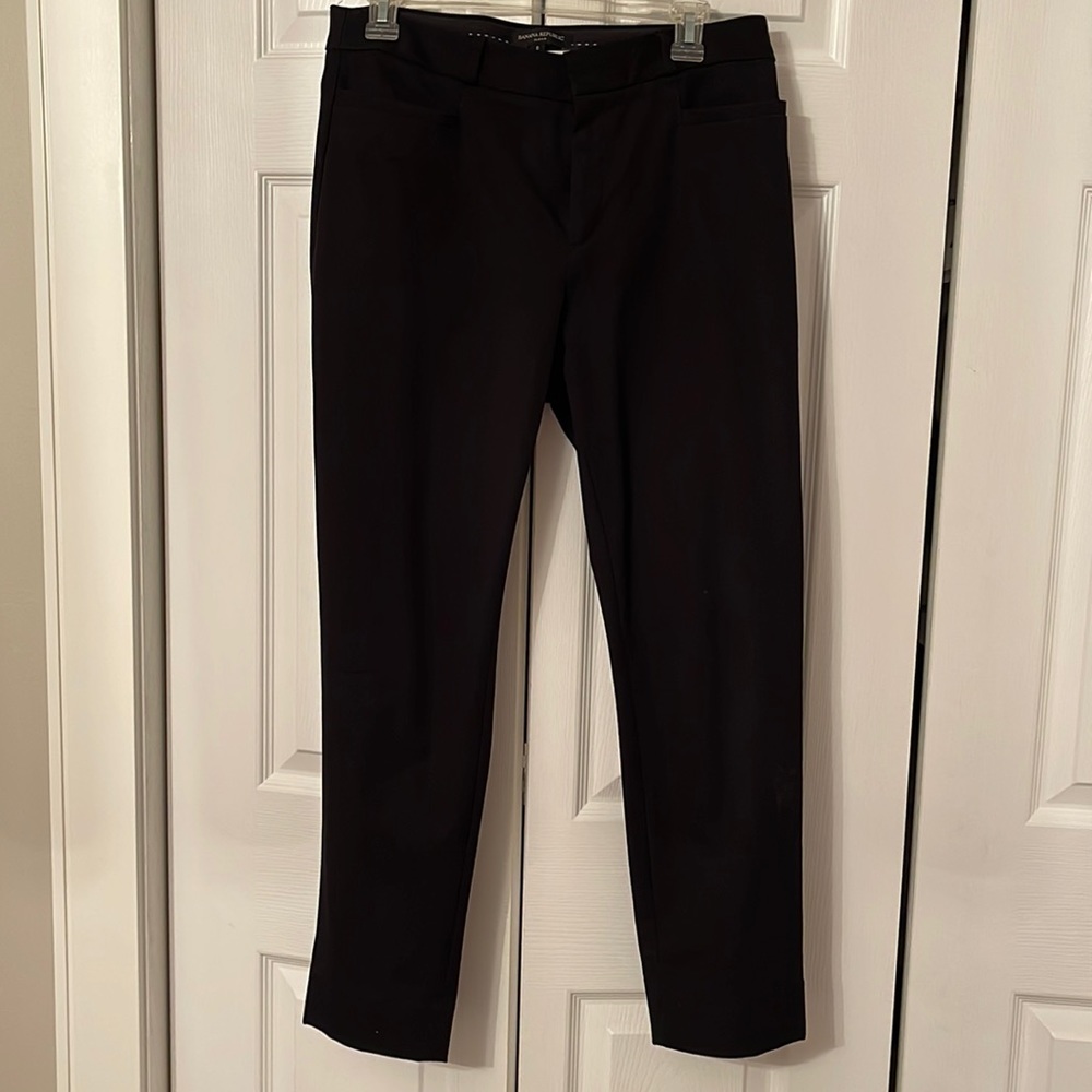Great condition. Sloan banana republic black dress pants. Size 8.